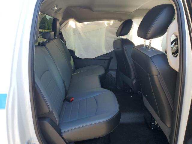 3C6RR7KG4NG331688 RAM 1500 Classic Tradesman