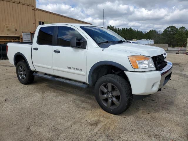 1N6BA0EC5FN503041 Nissan TITAN S
