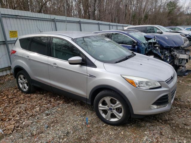 1FMCU9G97FUA32144 Ford ESCAPE SE