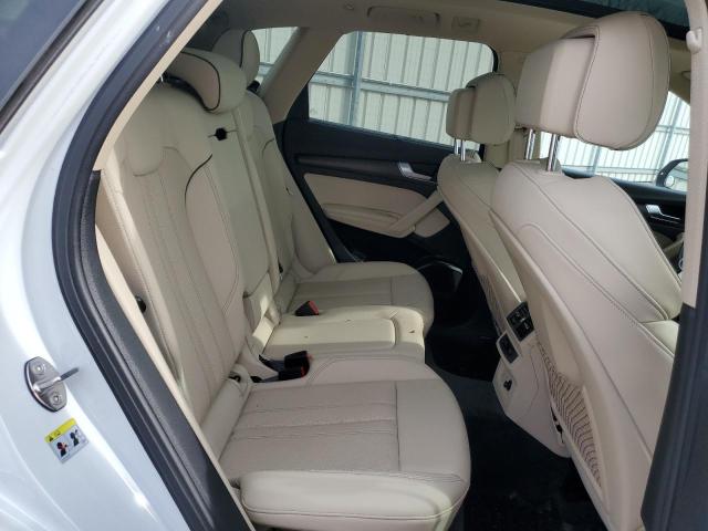 WA1BAAFY4M2010527 Audi Q5 Premium Plus