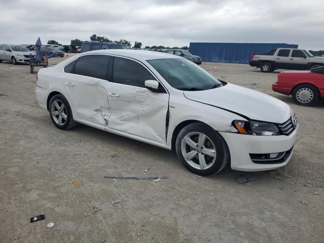 1VWAT7A39FC115925 Volkswagen PASSAT S