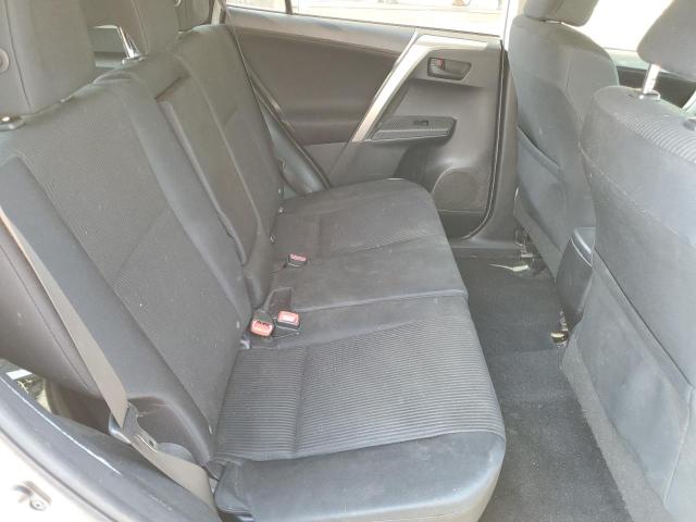 JTMZFREV6FD043998 Toyota RAV4 LE