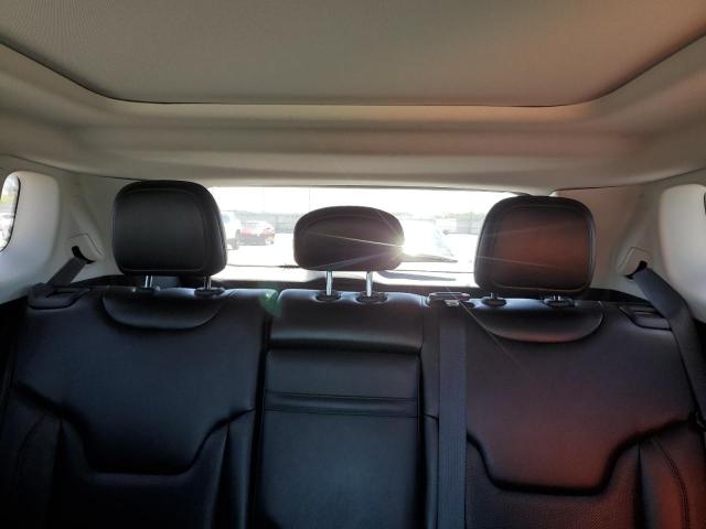 3C4NJDCB5JT330048 Jeep Compass Limited