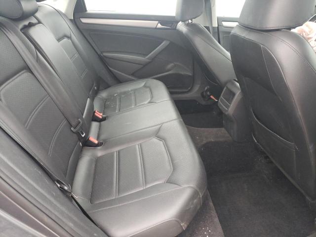 1VWAT7A37FC002751 Volkswagen PASSAT S