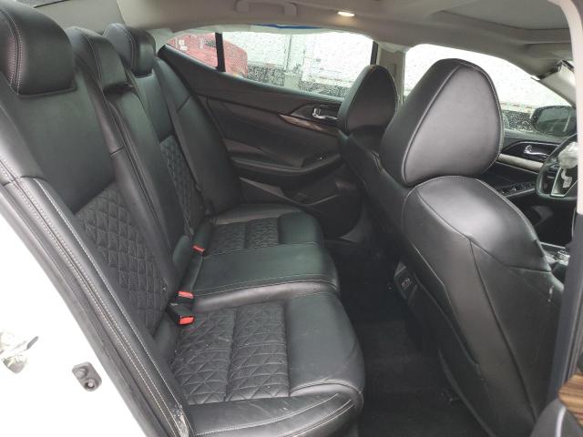 1N4AA6AP9JC387413 Nissan Maxima 3.5s