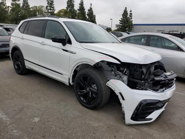 3VVCB7AX8PM116986 Volkswagen Tiguan Se R-line Black