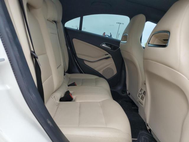 WDDSJ4EBXHN435183 Mercedes-Benz CLA 250