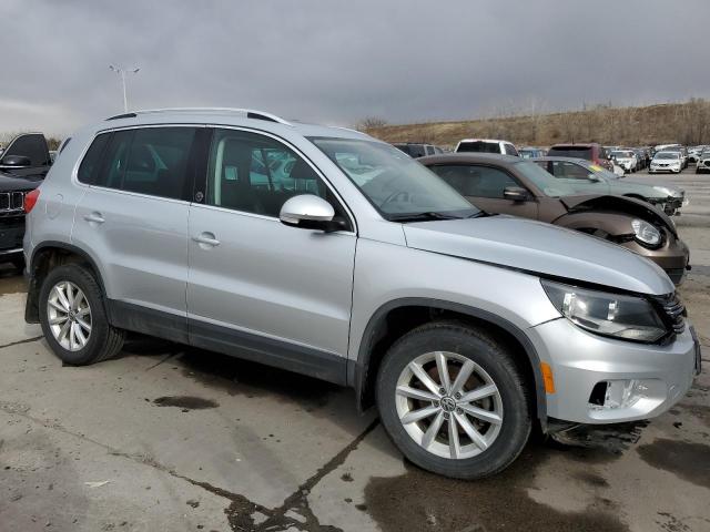 WVGSV7AX2HK007977 Volkswagen Tiguan Wolfsburg