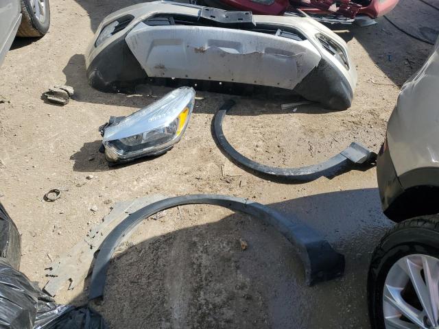 1FMCU0GD4HUB87852 Ford ESCAPE SE