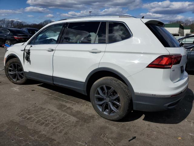 3VV2B7AX1NM052122 Volkswagen TIGUAN SE