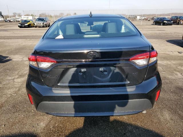 5YFEPMAE2NP318833 Toyota COROLLA LE