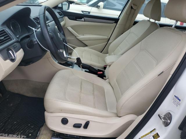 1VWBV7A36FC085328 Volkswagen PASSAT SE