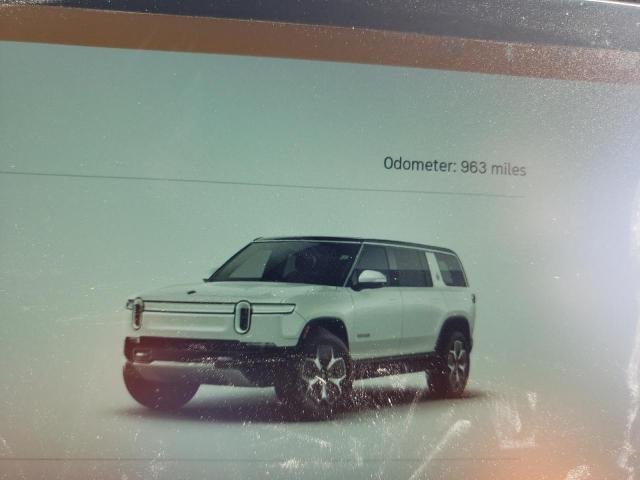 7PDSGABA8PN027470 Rivian R1s Adventure