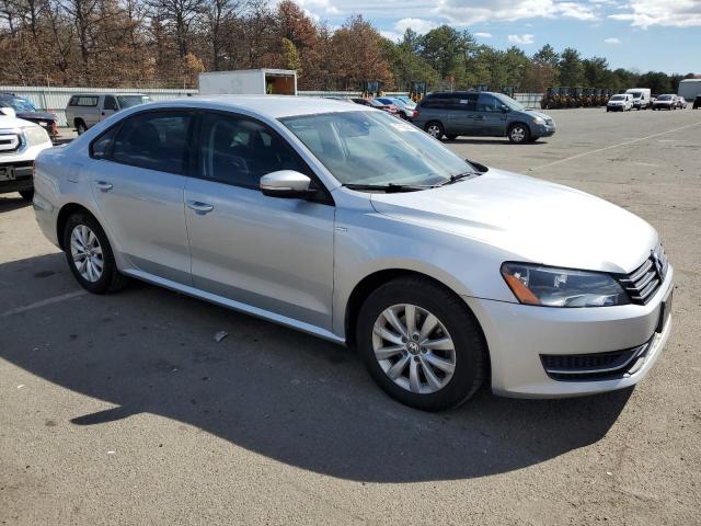 1VWAT7A37FC050654 Volkswagen PASSAT S