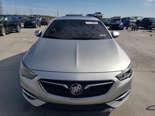 W04GP6SXXJ1121812 Buick Regal Essence