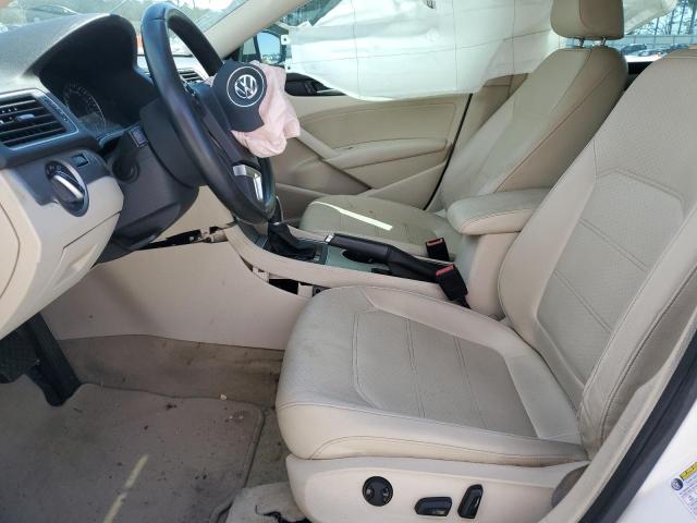1VWBN7A3XEC108267 Volkswagen PASSAT SE