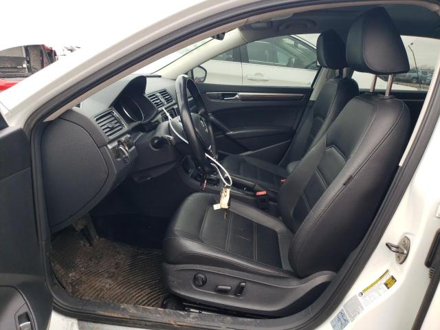 1VWGT7A33HC023979 Volkswagen PASSAT SE