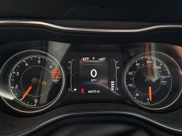 1C4PJLCB6KD377048 Jeep Cherokee Latitude