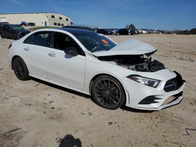 WDD3G4EB1LW037060 Mercedes-Benz A 220