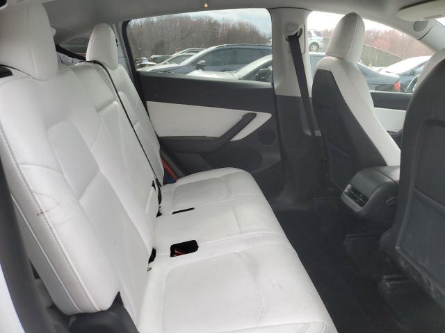 7SAYGAEE6NF401735 Tesla Model Y