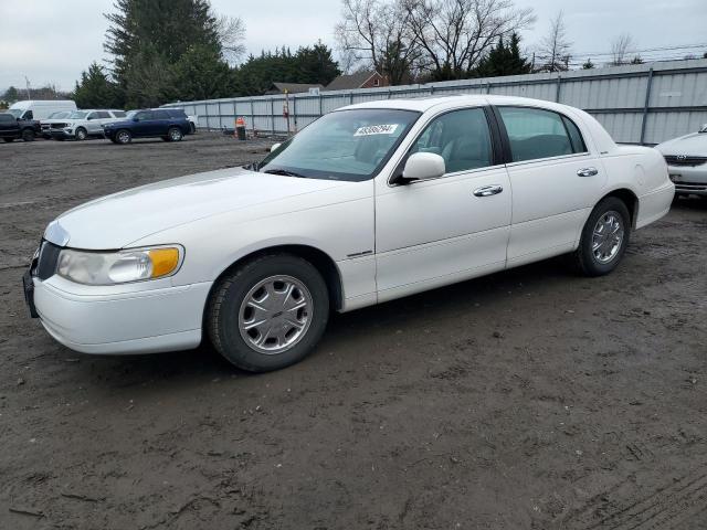 Auction sale of the 1998 Lincoln Town Car Signature, vin: 1LNFM82WXWY661717, lot number: 48386294