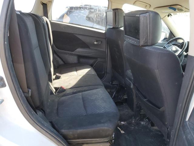 JA4AZ3A3XEZ007331 Mitsubishi Outlander Se