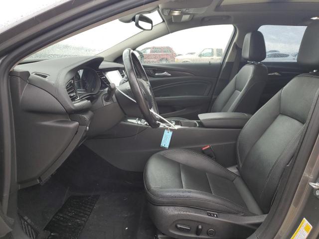 W04GV8SX2J1161318 Buick Regal Tourx Essence