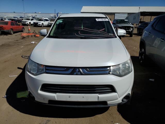 JA4AZ3A3XEZ007331 Mitsubishi Outlander Se