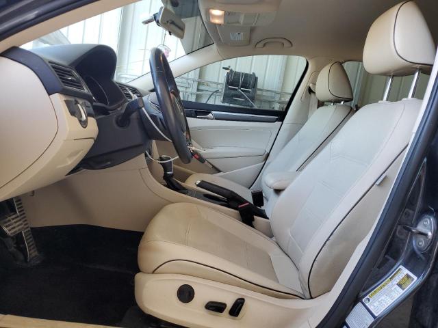 1VWDT7A32HC061299 Volkswagen Passat R-line