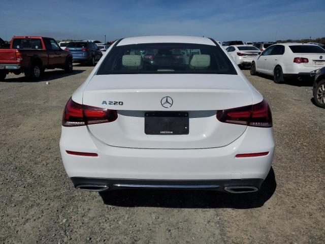 WDD3G4EB3KW020291 Mercedes-Benz A 220