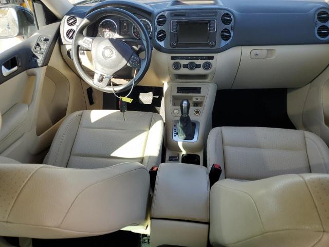 WVGRV7AX8HK000921 Volkswagen Tiguan Wolfsburg