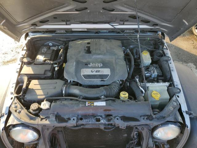 1C4BJWDG8EL133899 Jeep Wrangler Unlimited Sport