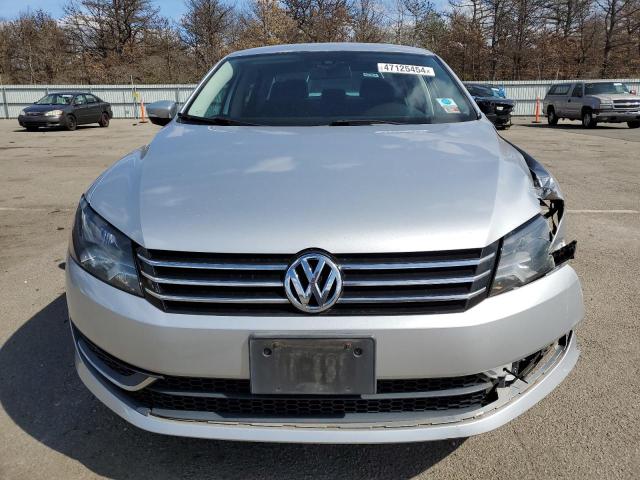 1VWAT7A37FC050654 Volkswagen PASSAT S