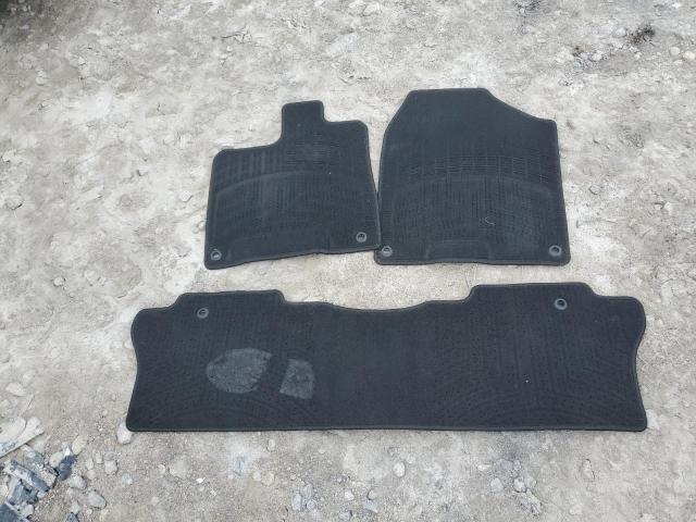 5FNYF5H22MB046585 Honda PILOT SE