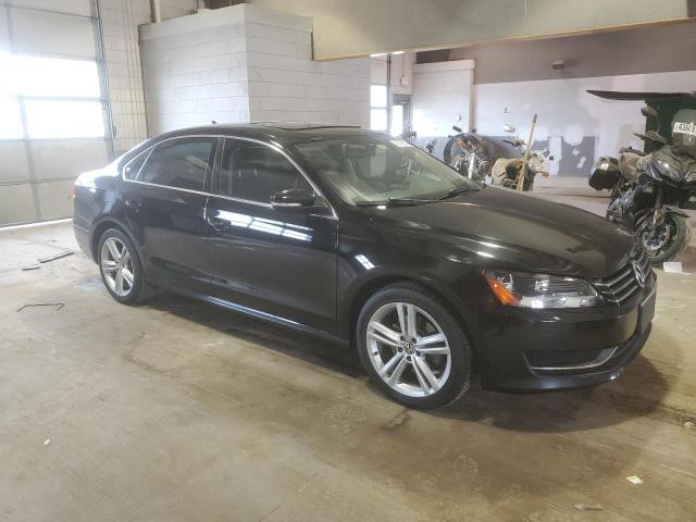 1VWBT7A3XEC072392 Volkswagen PASSAT SE