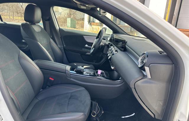 W1K3G4FB4NJ361781 Mercedes-Benz A 220 4matic