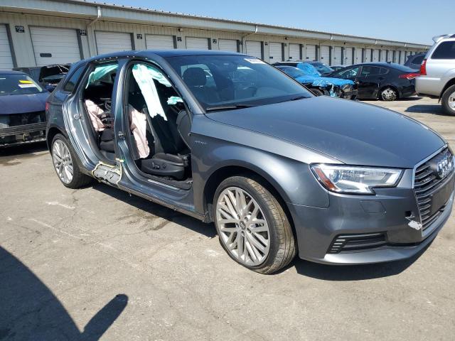 WAUUPBFF1JA100024 Audi A3 E-tron Premium