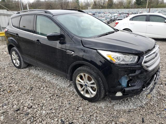 1FMCU9GD4HUD82807 Ford ESCAPE SE