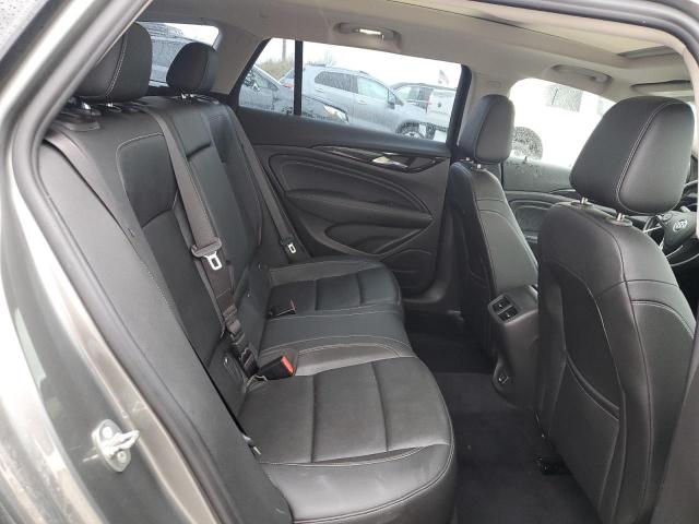 W04GV8SX2J1161318 Buick Regal Tourx Essence