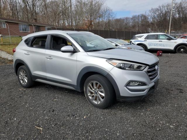 KM8J3CA46HU301581 Hyundai Tucson Limited