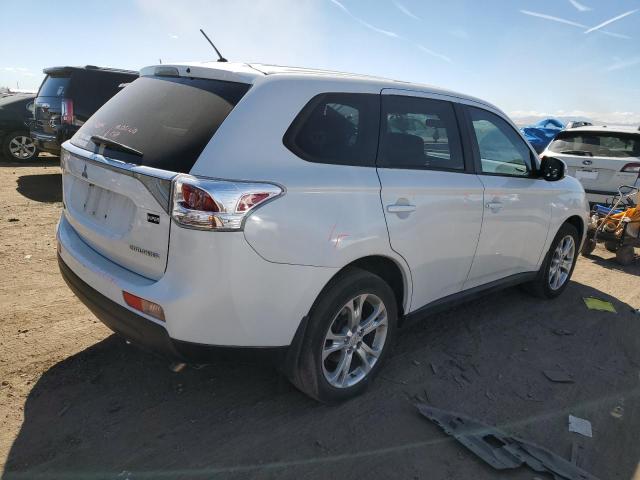 JA4AZ3A3XEZ007331 Mitsubishi Outlander Se