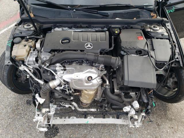 WDD3G4EB1KW018183 Mercedes-Benz A 220