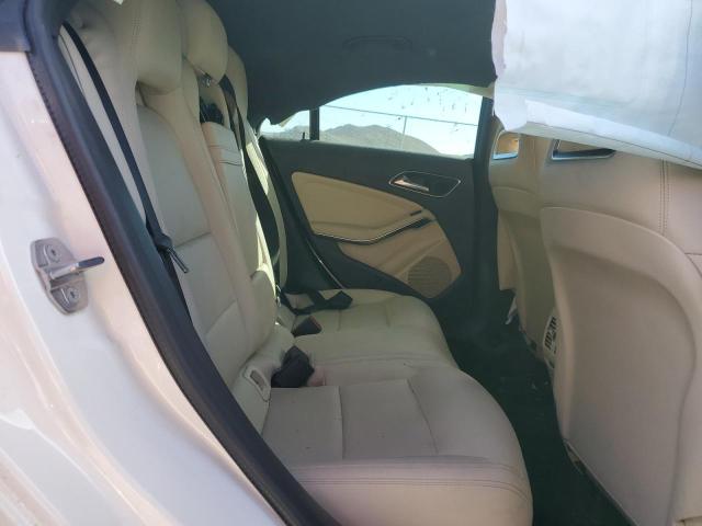 WDDSJ4EB2KN757579 Mercedes-Benz CLA 250