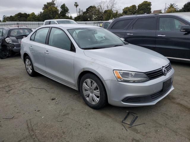 3VWD17AJ5EM224140 Volkswagen JETTA SE