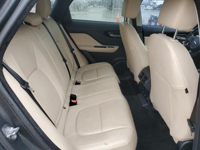 SADCJ2BV6HA051253 Jaguar F-pace Premium