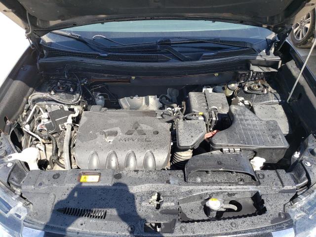 JA4AD3A30HZ029955 Mitsubishi Outlander Se