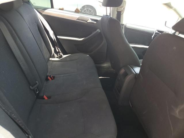 3VWD67AJ3GM393240 Volkswagen JETTA SE