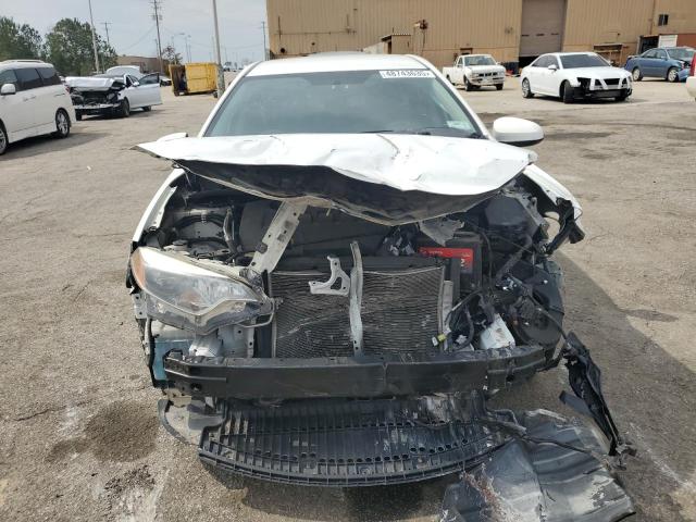 2T1BURHE3FC244452 Toyota COROLLA L