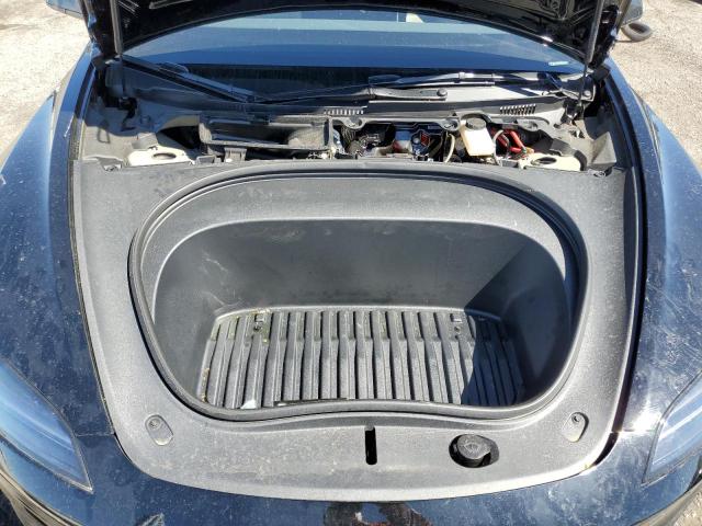 5YJ3E1EA4RF868930 Tesla 2024