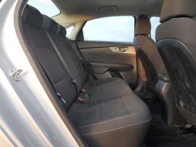 3KPF24AD5KE092505 KIA FORTE FE
